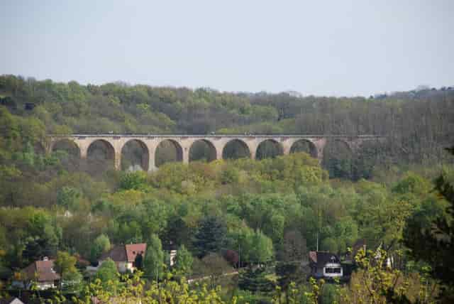 Le Viaduc des Fauvettes guidebook preview